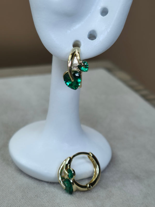 Elegante vergoldete Ohrringe mit grünem Tropfen-Zirkonia #X000837947